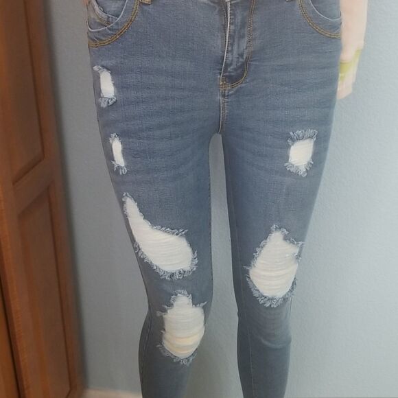 Blue Age Better Butt Jeans - Picture 7 of 11